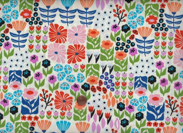 The Cur8tor Modernista Petal Patchwork